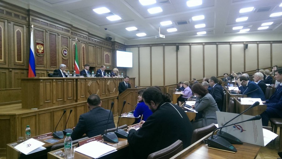 Заместитель муфтия РТ выступил в Госсовете с докладом о профилактике наркомании