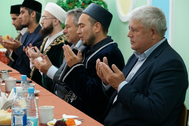 В Высокой горе прошел курбан-меджлис с участием муфтия РТ