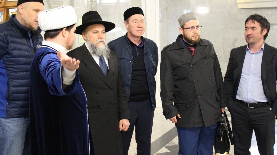 Первый заместитель муфтия РТ Рустам хазрат Батров встретился с президентом Федерации еврейских общин России