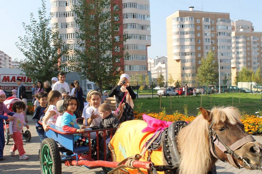 Гаилә мәчете коллективы сабыйлар өчен Корбан бәйрәменә багышлап бик күркәм бәйрәм оештырды