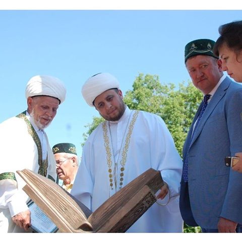 Ялчыгол бакчасы милләткә рухи көч өсти