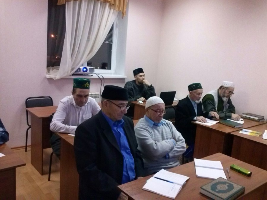 Сарман имамнары зәкят хакында сөйләштеләр