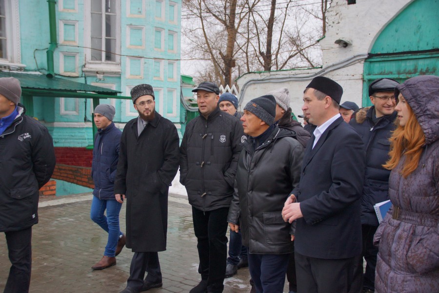 Мөфти Татарстан Президенты Рөстәм Миңнехановның Иске татар бистәсенә җәяүле сәфәрендә катнашты