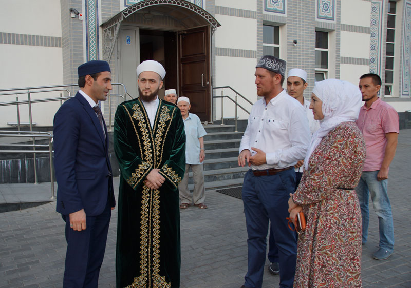 Татарстан мөфтие һәм Дагыстан Республикасы башлыгы ярдәмчесе "Ярдәм" тернәкләндерү үзәгендә булды