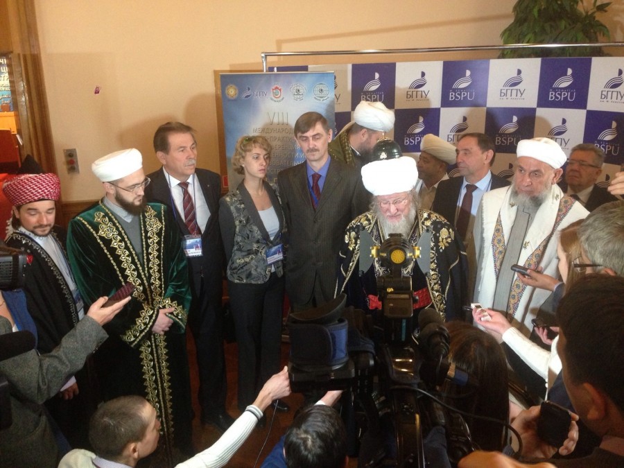 Татарстан мөфтие “XXI гасыр мәгарифендә ислам идеаллары һәм кыйммәтләре” дигән  VIII халыкара ислам конференциясендә катнаша