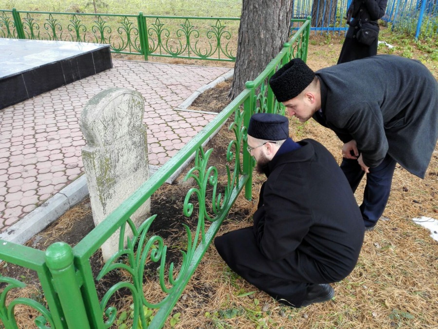 Камил хәзрәт "Ялчыгол укулары" кысаларында олуг галимнең каберен зиярат кылды