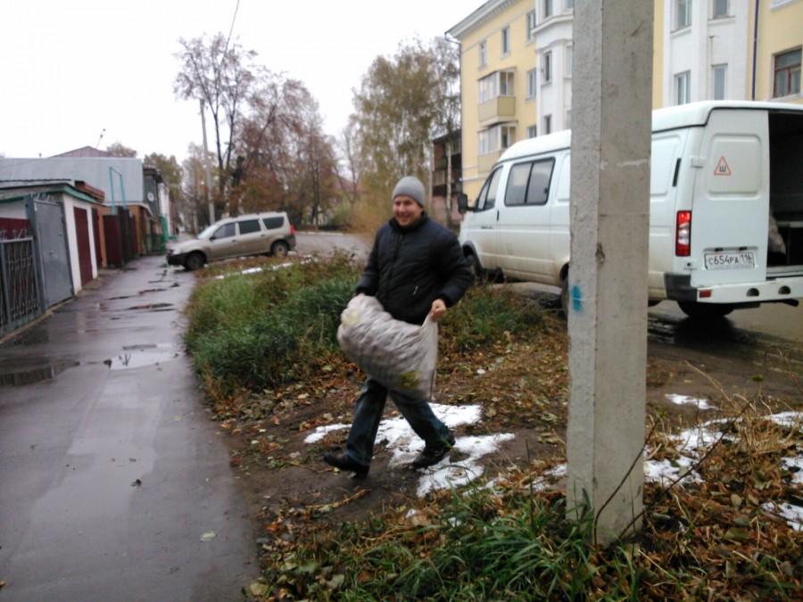 Чистайда аз керемле гаиләләргә гошер сәдакасы тараттылар