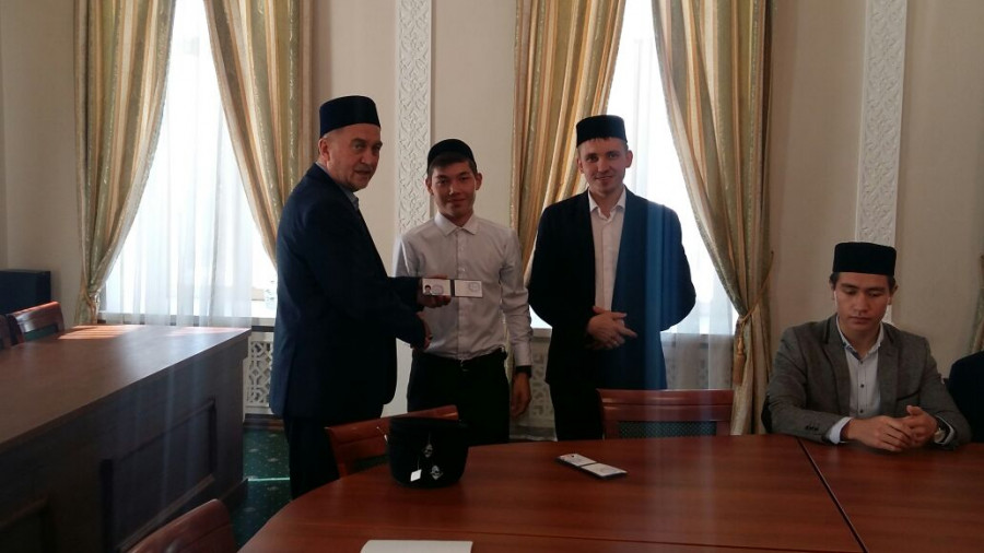 Казан ислам коллиятендә студент билетлары тараттылар