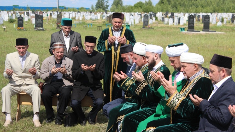 Вәлиулла хәзрәтне искә алу чарасында Казан урамнарына дин әһелләре исемнәрен кушарга сорадылар