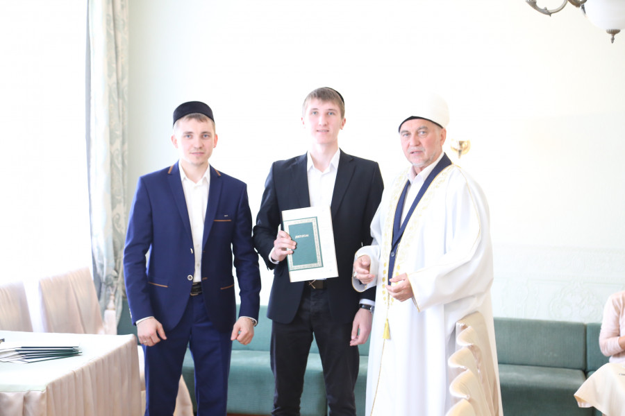 Казан ислам көллияте шәкертләренә диплом тапшырдылар