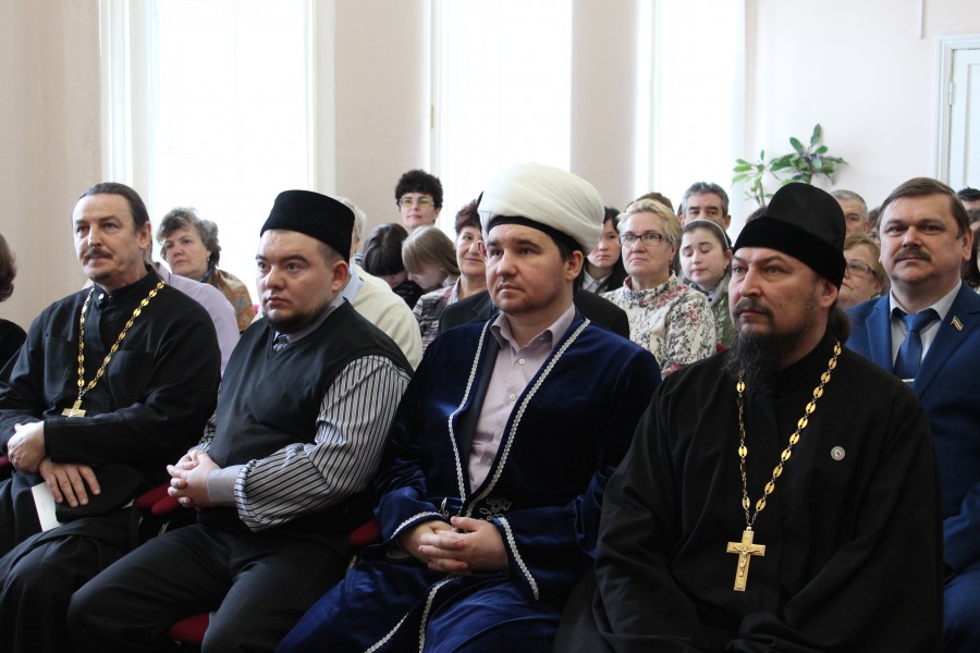 ТР МДН Чистай китапханәләренә дини китаплар бүләк итте