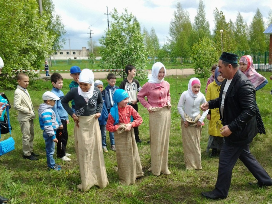 Азнакай районы Чалпы авылында һәм Зәңгәр мәчеттә шәкертләр сабантуе узды