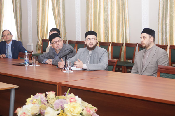 Камил хәзрәт төбәк вәкилләренә нәзарәт эшчәнлеген тәкъдим итте
