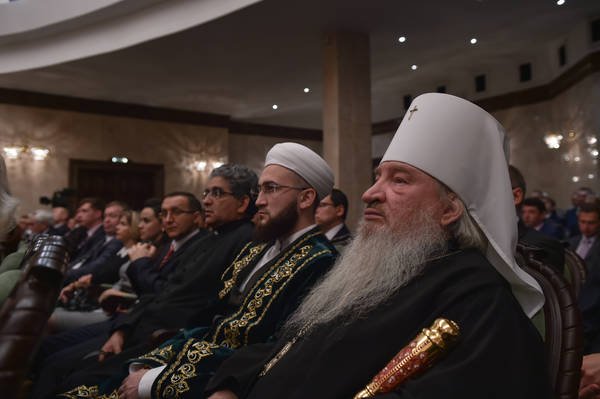 Татарстан мөфтие ТР Дәүләт Советының 11 нче утырышында катнашты